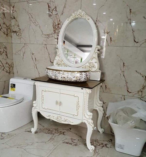 Mẫu tủ kết hợp chậu lavabo đặt bàn phong cách tân cổ điển hoa văn độc lạ