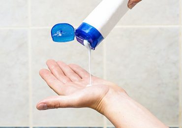 7+ Cách vệ sinh gương phòng tắm sáng bóng như mới